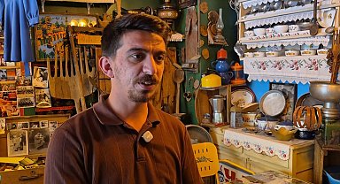 Binlerce antika ile süslenen müze görünümlü ilginç kafe