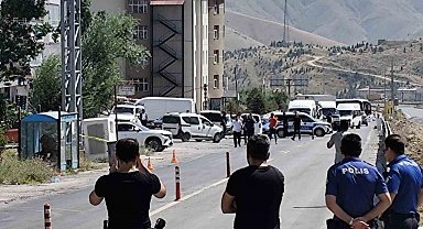 Bitlis'te otobüs durağında şüpheli paket alarmı