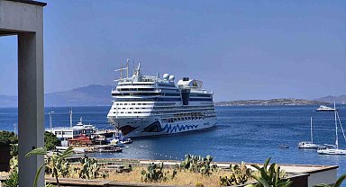 Bodrum'a 3 gemiyle 2 bin 761 turist geldi