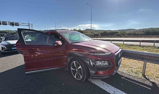 Bolu Dağı Tüneli girişinde otomobil bariyerden bariyere savruldu: 2 yaralı