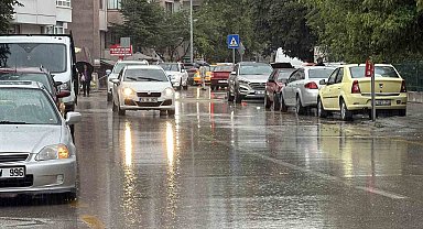 Bolu'da sağanak etkili oldu