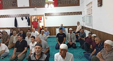 Bu cami yatsı namazlarında dolup taşıyor