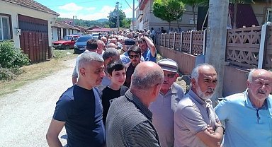Bu kuyruğun nedeni imece usulü hazırlanan aşure