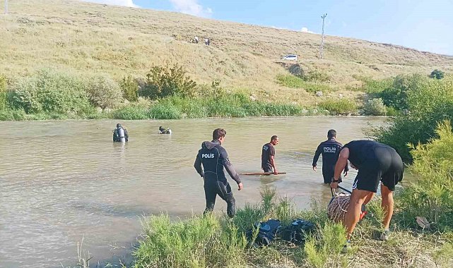 Bulanık'ta kahreden olay: Çaya düşen iki kardeşten biri yaşamını yitirdi, diğeri kayıp