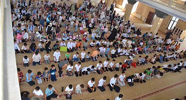 Bulanık'ta TÜGVA yaz okulu kapsamında 600 öğrenci camide buluştu