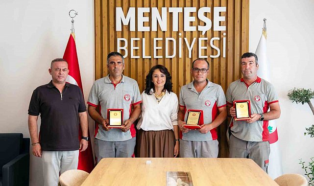 Buldukları çantayı sahibine teslim eden personele Başkan Köksal Aras'tan özendirme primi