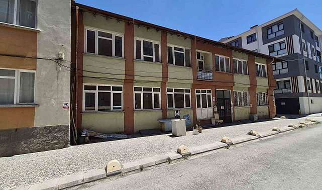 Bulunduğu sokağa renk katan 'Sevgililer ve Aşıklar Parkı' artık yok