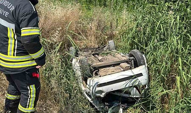Burdur'da otomobil kanala düştü: 2 yaralı