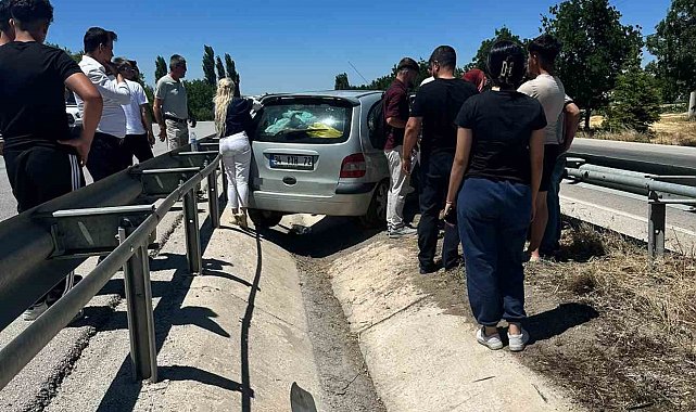 Burdur'da otomobil refüje çıktı: 6 yaralı