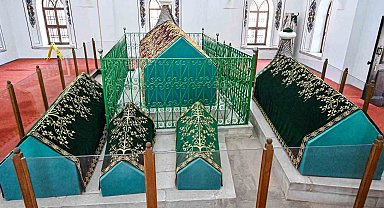 Bursa'da hanedan türbelerindeki puşideler yenileniyor