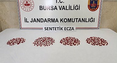 Bursa'da uyuşturucu operasyonu: Bin 98 adet sentetik ecza ele geçirildi