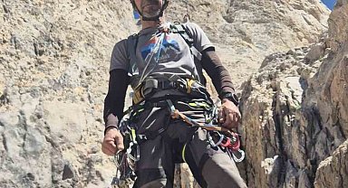 Bursalı dağcı, Cilo Dağı'nın zirvesinde kayboldu