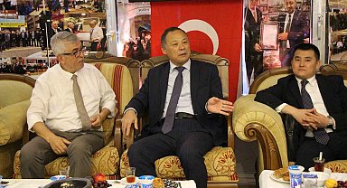 Büyükelçi Kazakbayev: "Kırgızistan ile Türkiye arasındaki ticaret hacmi hedefi 5 milyar dolar^"