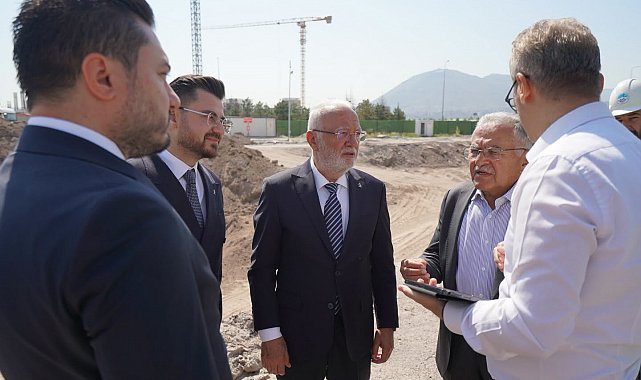 Büyükkılıç ve Elitaş, Kartal Katlı Kavşağı'ndaki çalışmaları yerinde inceledi