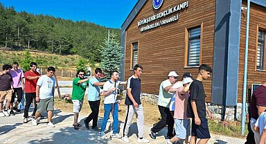 Büyükşehir'in gençlik kampında engeller eğlenerek aşıldı
