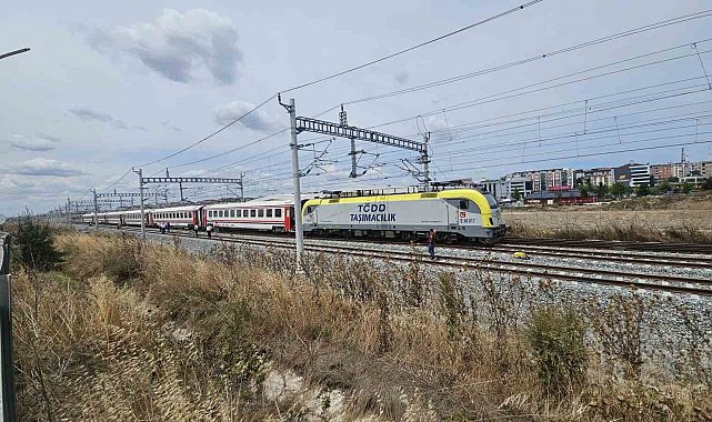Çerkezköy'de yolcu treni raydan çıktı