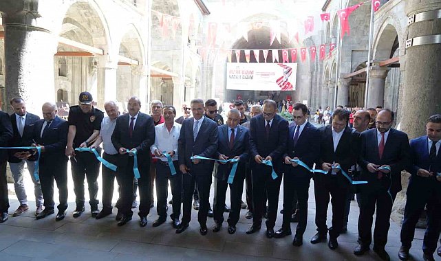 Çifte Minareli Medrese'de 15 Temmuz ruhunu yaşatan anlamlı sergi