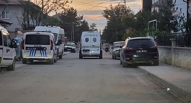 Çifteler'de komşuların park kavgası kanlı bitti: 1'i ağır 2 yaralı