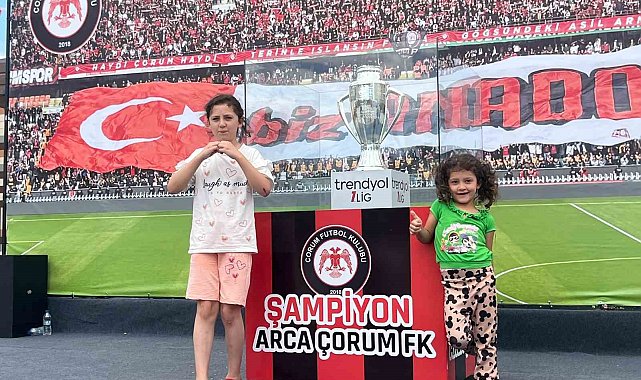 Çorum FK taraftarları şampiyonluk kupasıyla buluştu