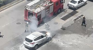 Çorum'da cipte çıkan yangını vatandaşlar ve polis söndürdü