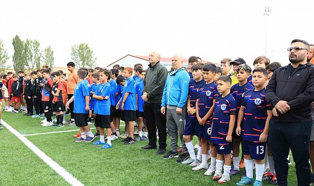 Çorum'da futbol şöleni: 400 sporcunun katıldığı Hitit Cup başladı