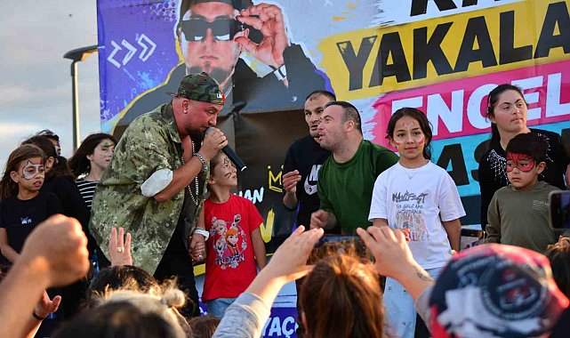 Çorum'da rap konserinde özel bireyler doyasıya eğlendi