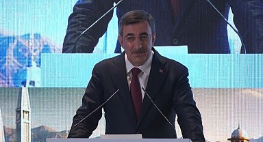 Cumhurbaşkanı Yardımcısı Yılmaz: "Pakistan ile ikili ticaret hacmimizi yakın gelecekte 5 milyar dolara çıkarmayı hedefliyoruz"