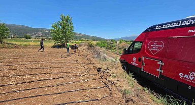 Denizli Büyükşehir tarlalara soğuk su ve limonata ulaştırdı