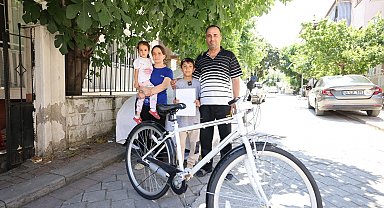 Denizli Büyükşehirden miniklere bisiklet hediyesi