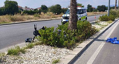 Denizli'de ağaca çarpan motosikletin sürücüsü ağır yaralandı