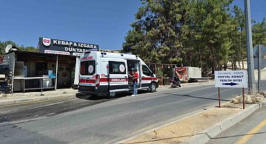 Devrilen motosikletteki 2 kişi yaralandı
