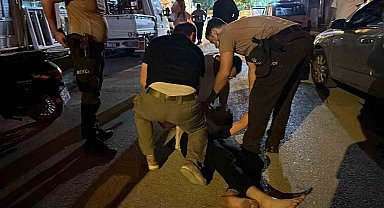 Devriyede kavgaya denk gelen polis, taşkınlık çıkartan 2 genci gözaltına aldı