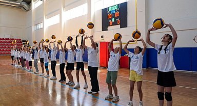 Diyarbakır yaz spor okulları başladı: 8 bin 377 çocuk ücretsiz eğitim alıyor