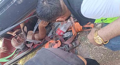 Diyarbakır'da çekici devrildi, sürücü yaralandı