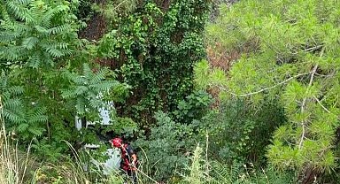 Dörtyol'da uçurumdan uçan otomobilin sürücüsü yaralandı