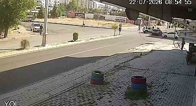 Dün vatandaş kıl payı kurtulmuştu aynı sokakta ikinci kaza