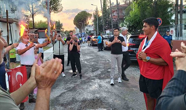 Dünya şampiyonu Karahan, Köyceğiz'de coşkuyla karşılandı