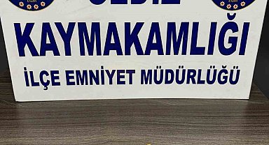 Durdurulan araçta 272 içimlik kağıda emdirilmiş uyuşturucu madde ele geçirildi, 5 kişi yakalandı