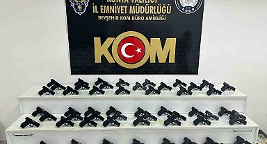 Durdurulan araçta 70 adet kaçak tabanca bulundu
