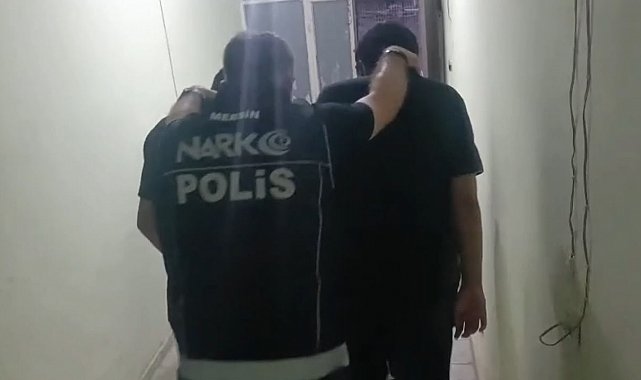 Duvar saatlerinden 48 kilodan fazla uyuşturucu çıktı: 4 tutuklama