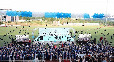 Düzce Üniversitesi mezuniyet törenleri sona erdi