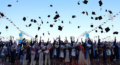 Düzce Üniversitesi'nde mezuniyet heyecanı başladı