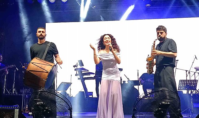 Edirne'de 665'inci Tarihi Kırkpınar Yağlı Güreş Festivali'nde Melek Mosso sahne aldı