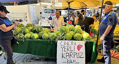 Efeler'deki pazarlarda etiket ve fiyat denetimi yapıldı
