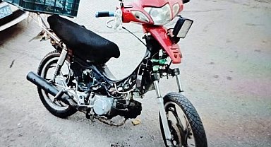 Ehliyetsiz, plakasız ve şase numarası kazınmış motosikleti kullanan sürücüye 88 bin 500 liralık ceza
