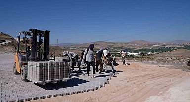 Elazığ Asri Mezarlıkta, altyapı ve çevre düzenlemeleri sürüyor