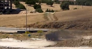 Elazığ'da boş alandaki motosiklet alev alev yandı