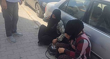 Elazığ'da dilencilere zabıta operasyonu: Aracın arkasına saklanıp telefonla konuşuyor gibi yaptılar