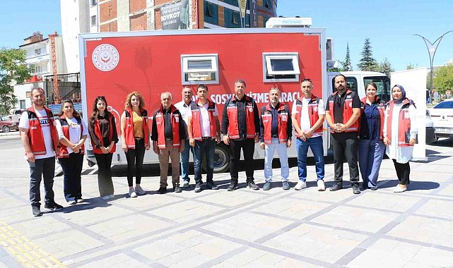 Elazığ'da mobil sosyal hizmet aracı vatandaşlarla buluştu