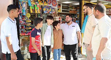 Elazığ'da suyun parasını boş kovaya bırakıp kameraya el sallayan çocuklar o anları anlattı